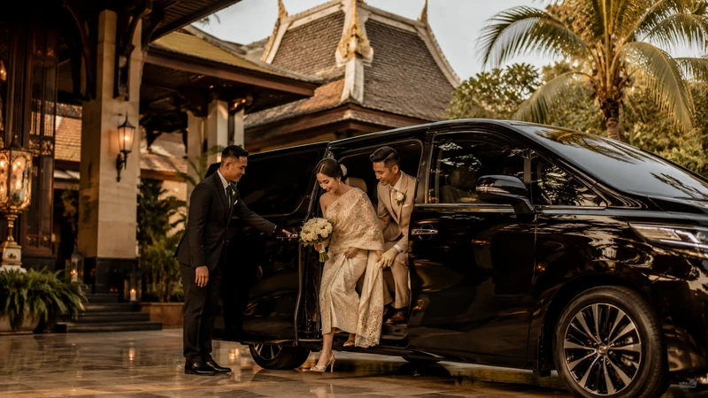 บริการรถรับส่งงานแต่งงานประเทศไทย รถตู้หรู